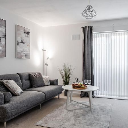 Lovely Modern 2 Bed City Centre Apartment With Free Parking - Double Or Twin Beds Available Вулвергемптон Экстерьер фото