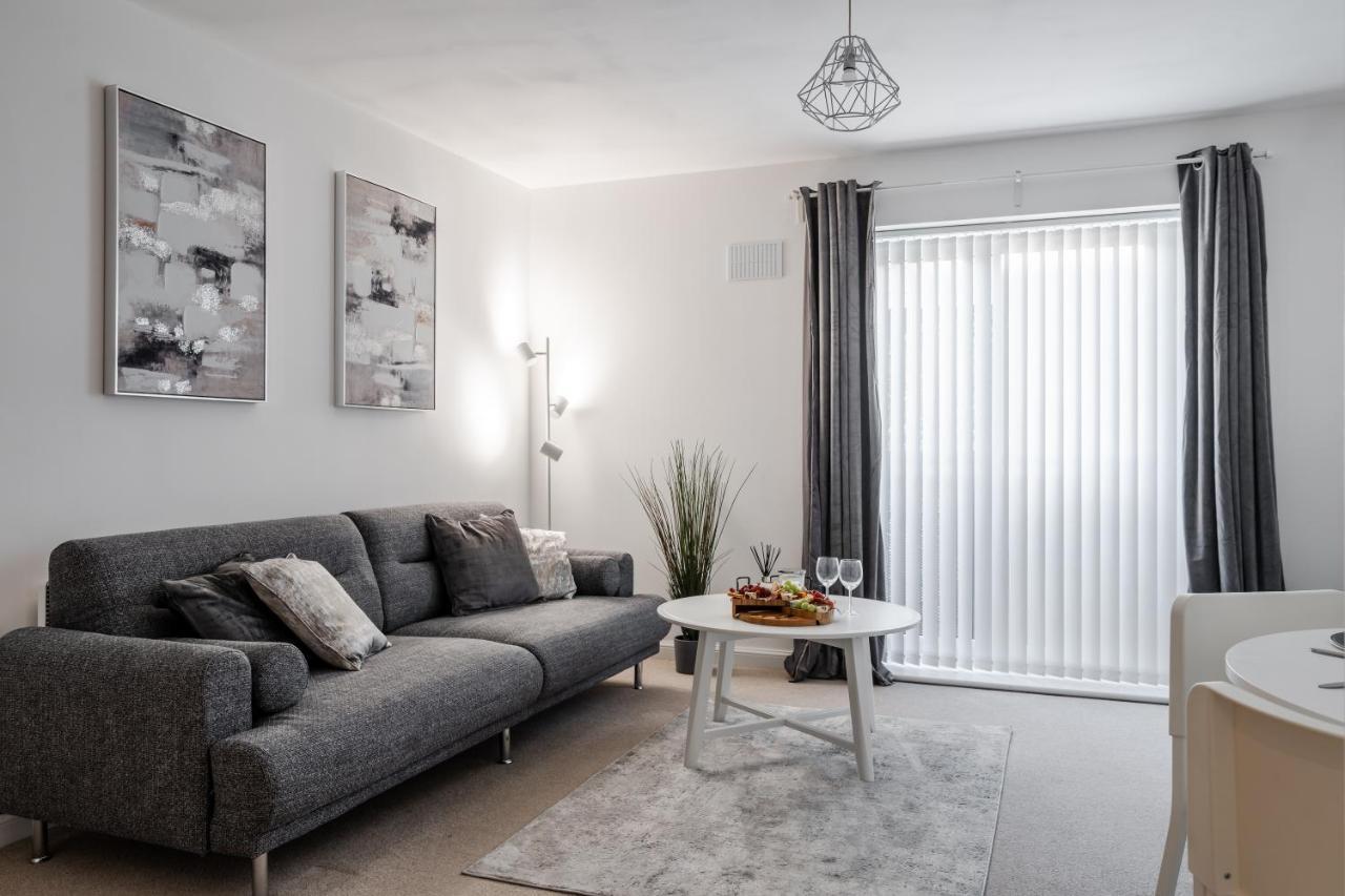 Lovely Modern 2 Bed City Centre Apartment With Free Parking - Double Or Twin Beds Available Вулвергемптон Экстерьер фото