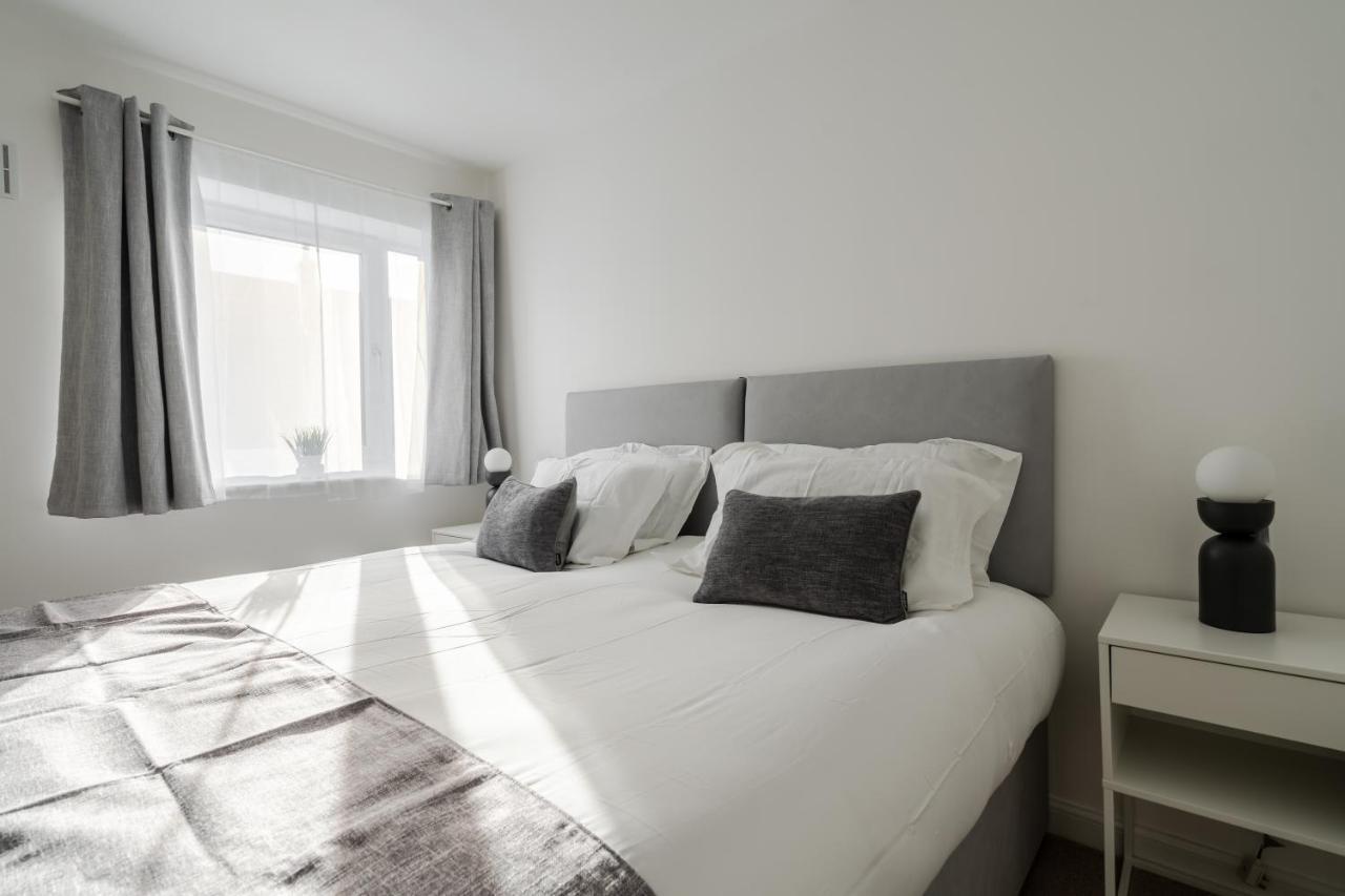 Lovely Modern 2 Bed City Centre Apartment With Free Parking - Double Or Twin Beds Available Вулвергемптон Экстерьер фото